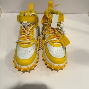 Off-White Mens Yellow and White Sneakers